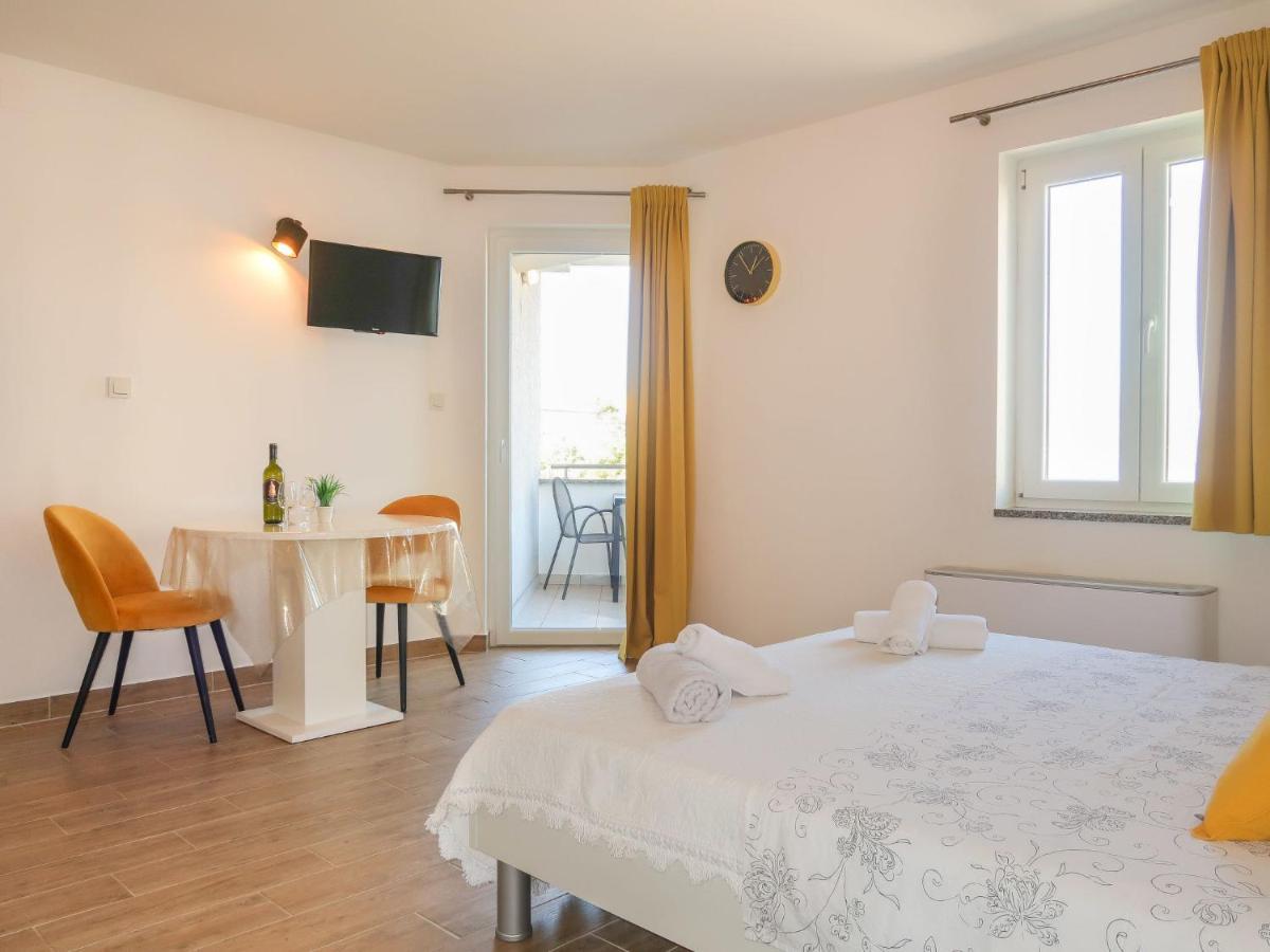 Apartment Marija - Vrb100 By Interhome Vrbnik Eksteriør bilde